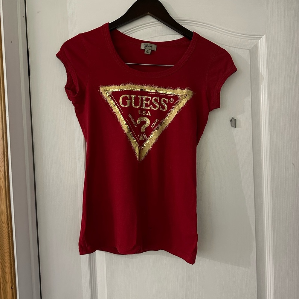 Guess TShirt  vintage. Medium, red